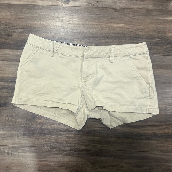 💗Volcom Beige Micro Shorts - Picture 1 of 4